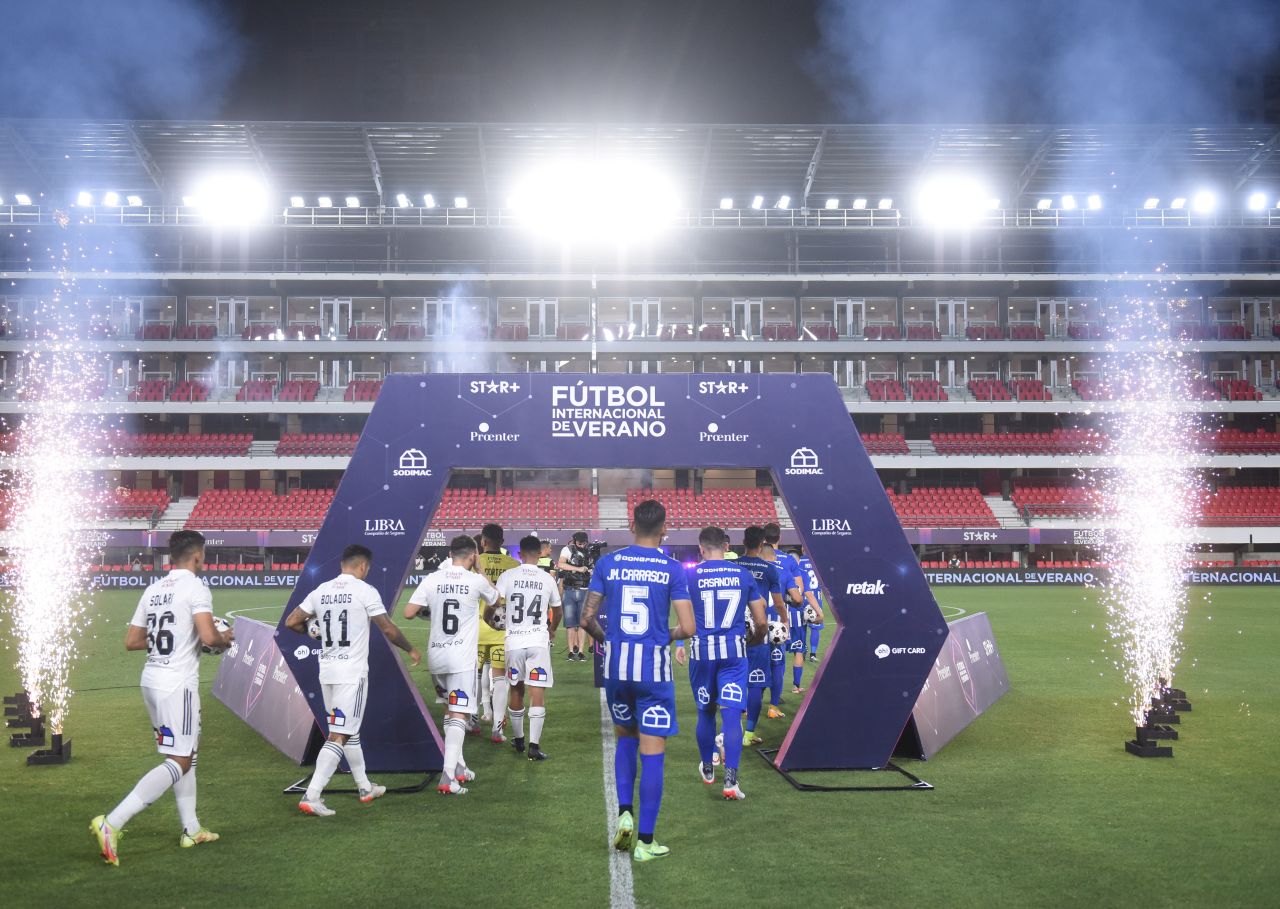 Colo-Colo se quedó con el clásico en el debut del Fútbol Internacional de Verano